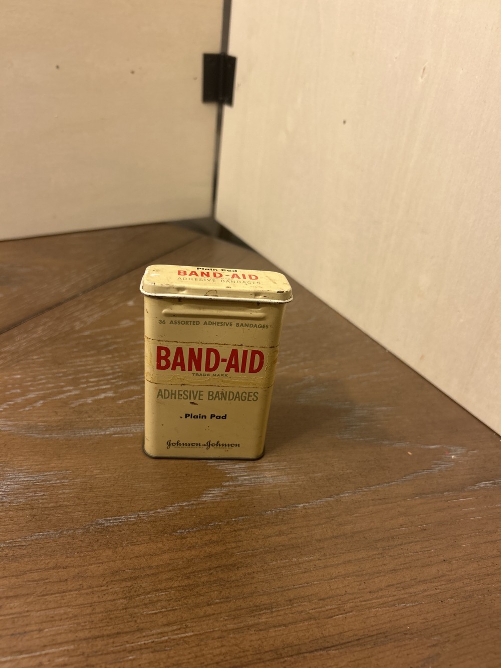 Vintage Band-Aid Plain Pad Metal Tin