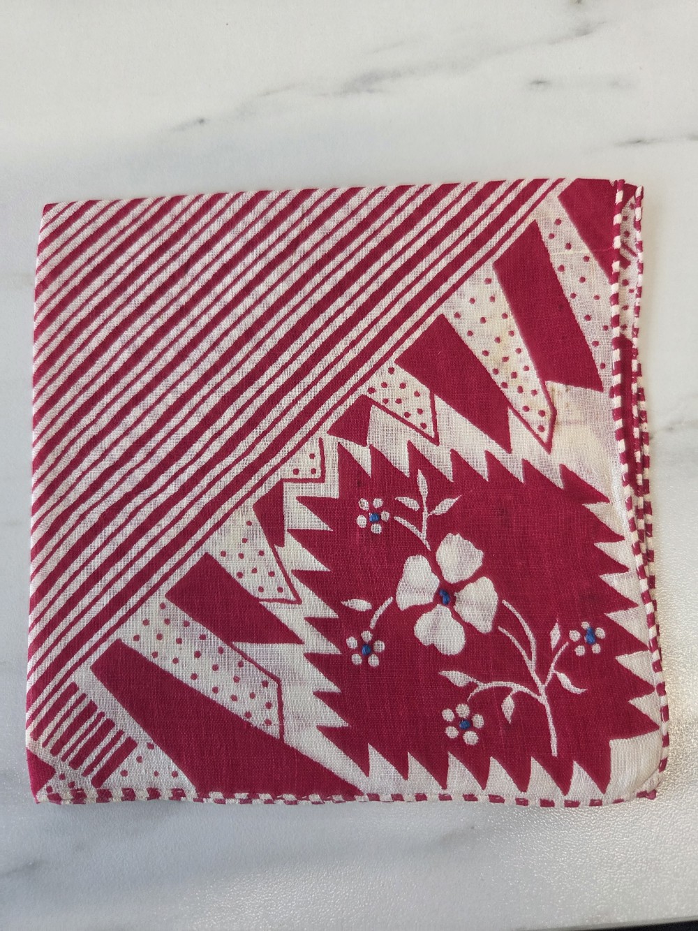 HK-775 vintage red & ivory printed hankie