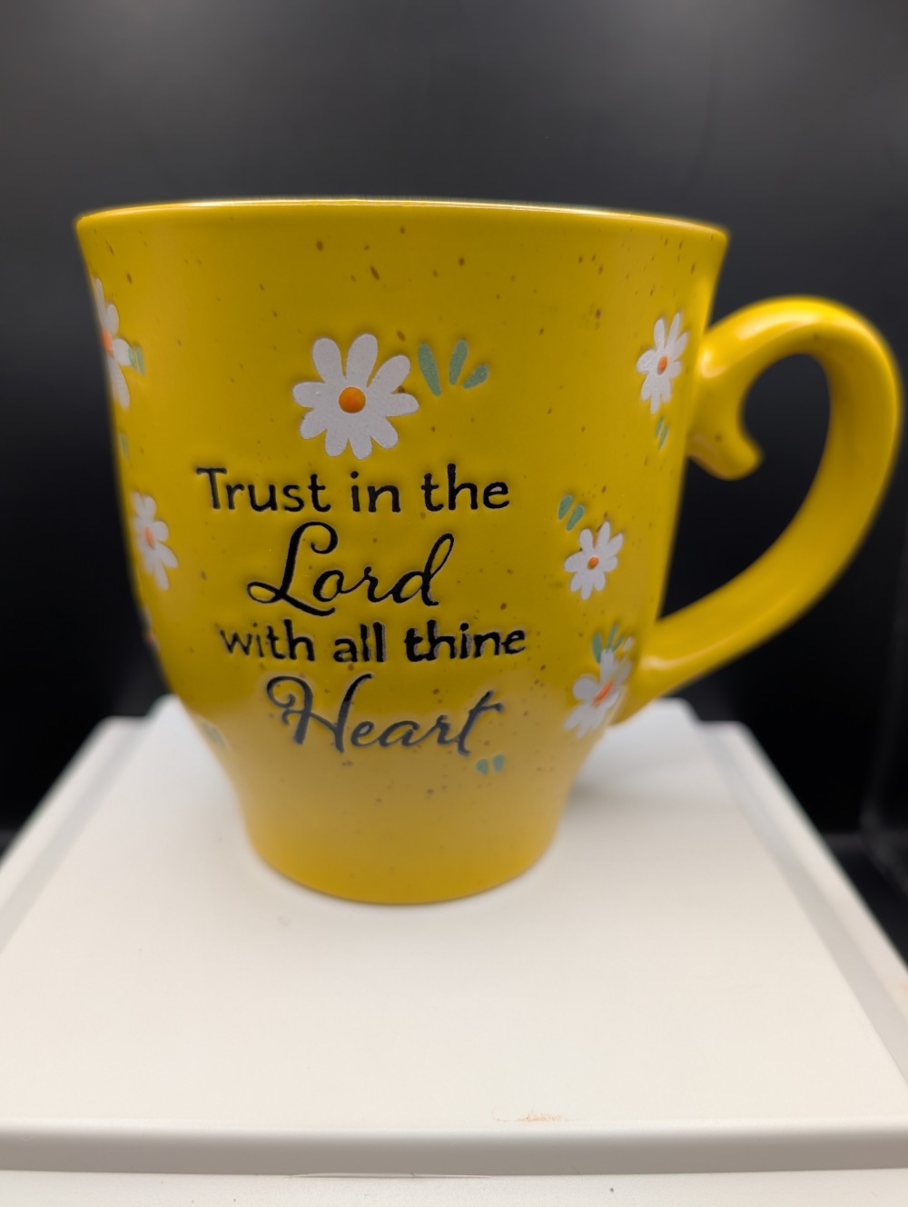 Yellow Scripture mug w/daisies