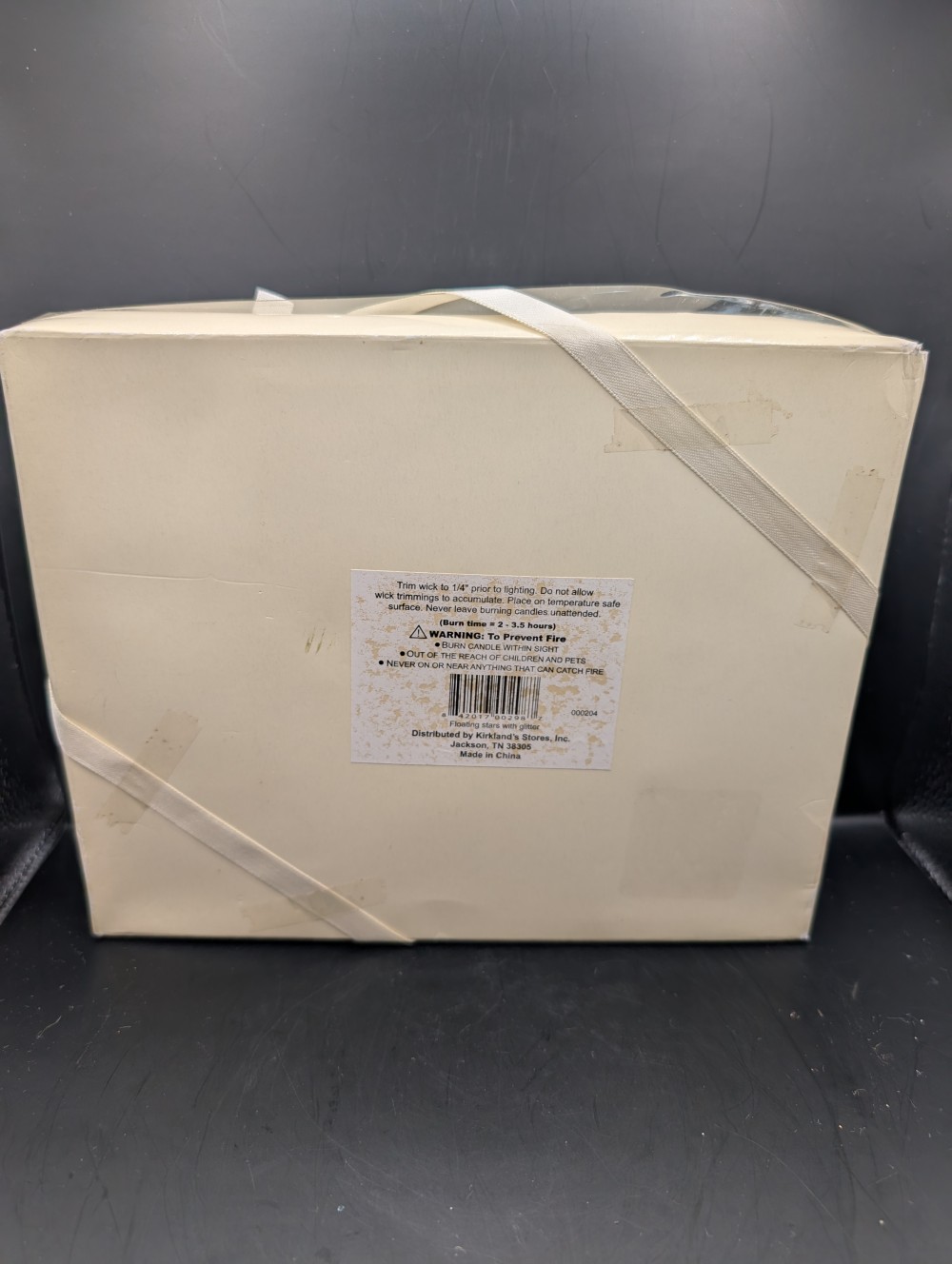 White/gold star candles in box