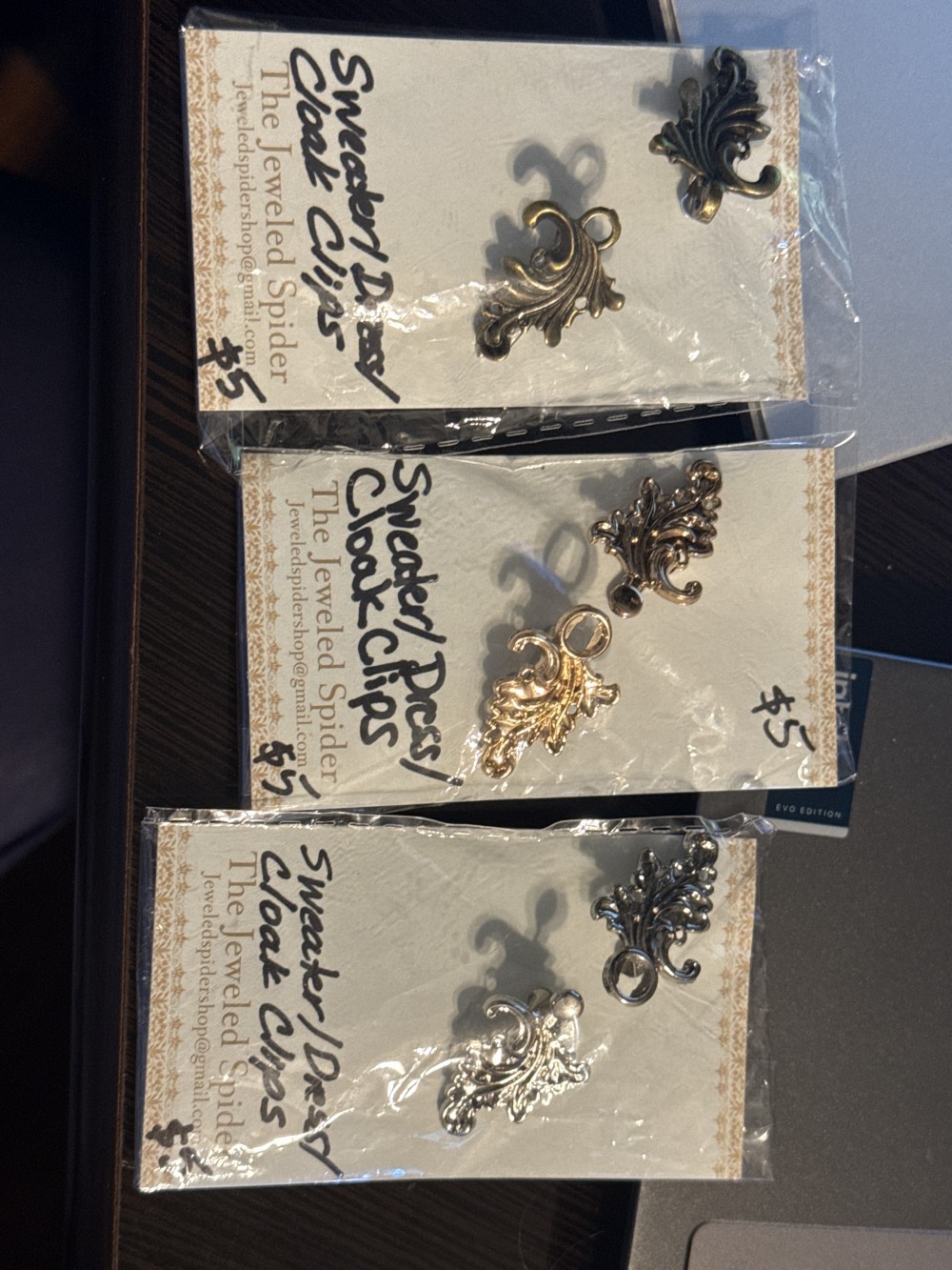 Sweater Clips - Leaf Style