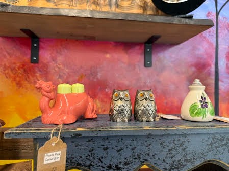 Plastic Pink Camel with Green  S/P Shakers Unusual
