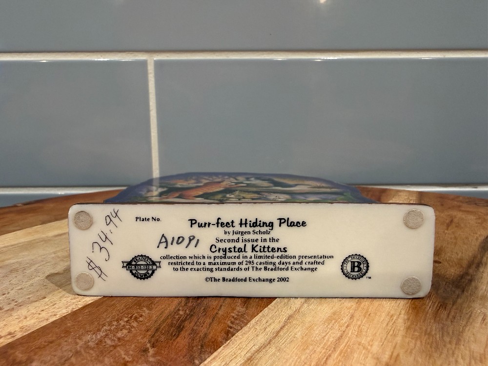Vtg. Resin Bradford Exchange Plaque