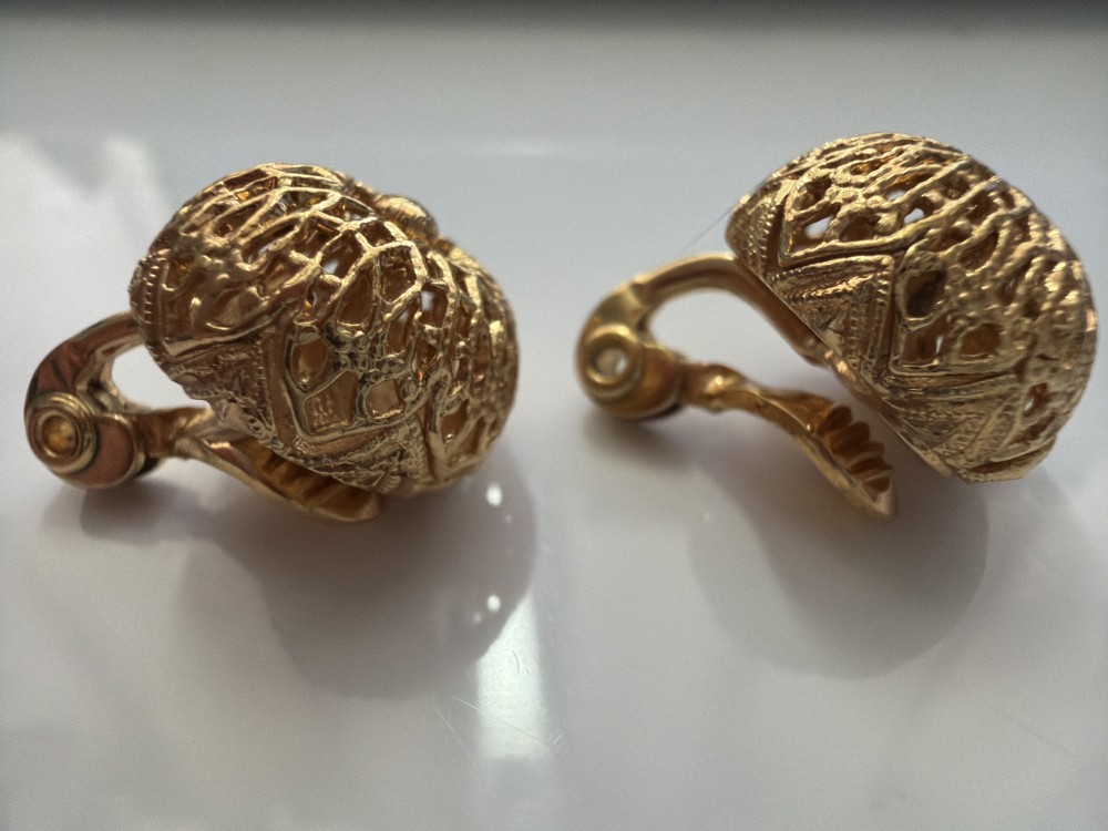 Vintage Monet Bal D’Or Gold Tone Filigree Clip-On Earrings
