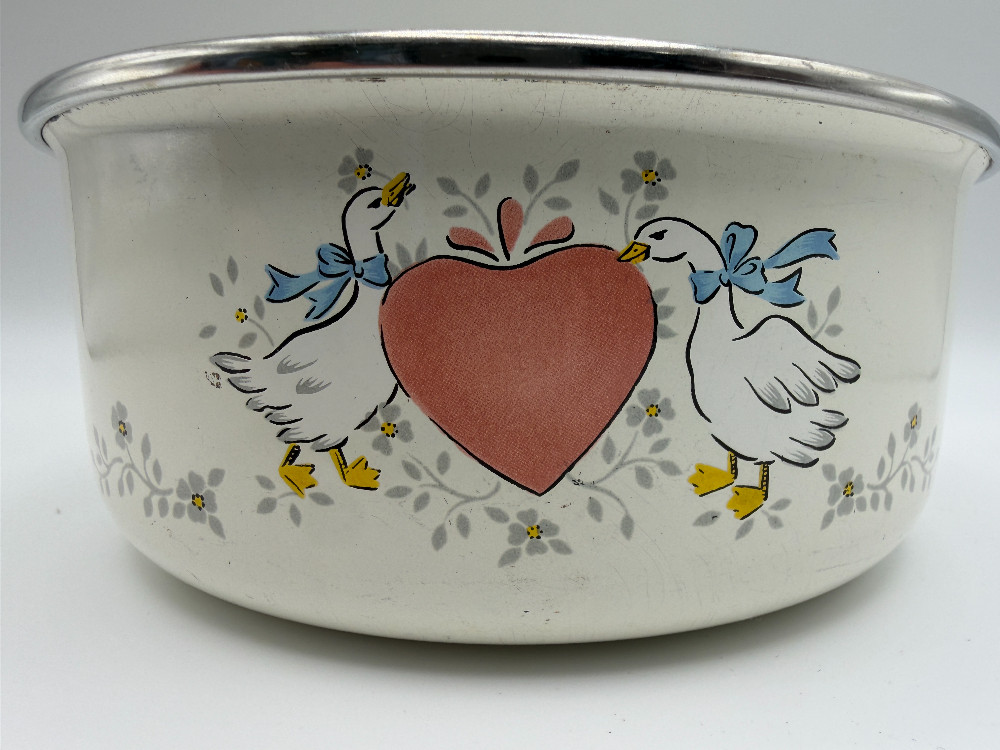 Vintage 1980s Country Geese Porcelain Enamelware Bowl – Heart & Blue Bows