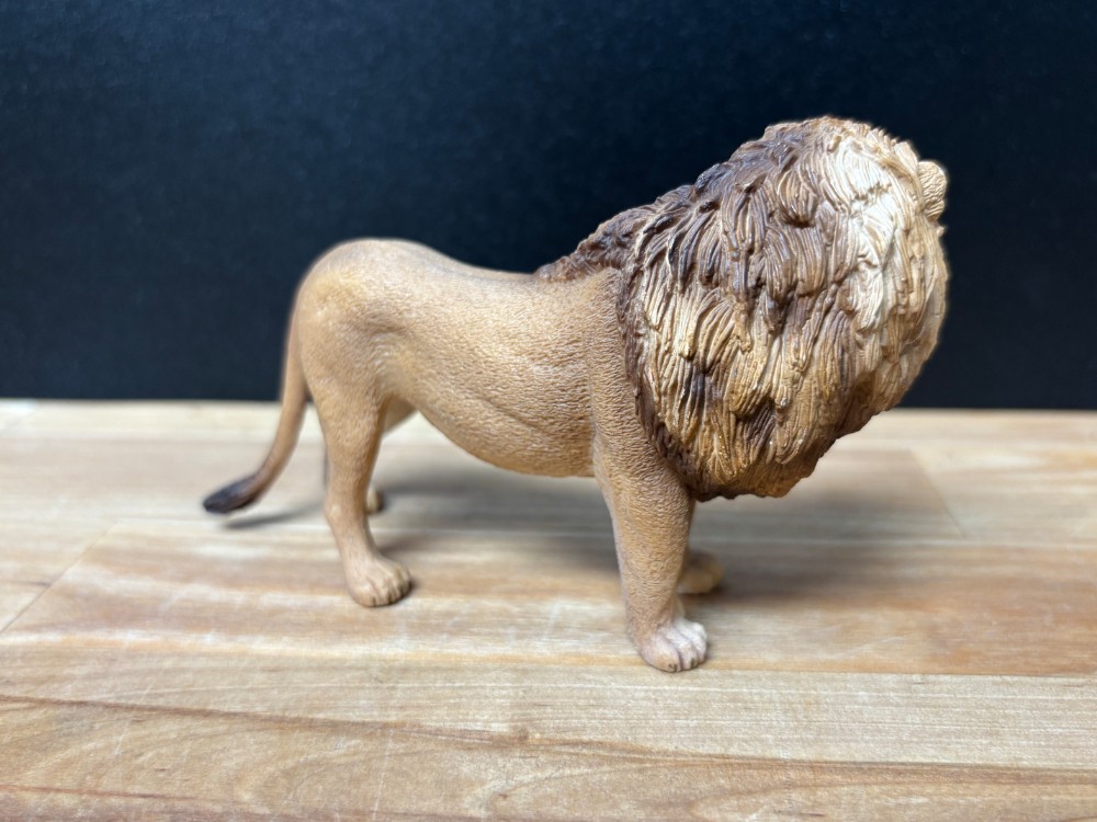 Schleich Male Lion Figurine 2007 Retired 14373 African Wildlife Animal