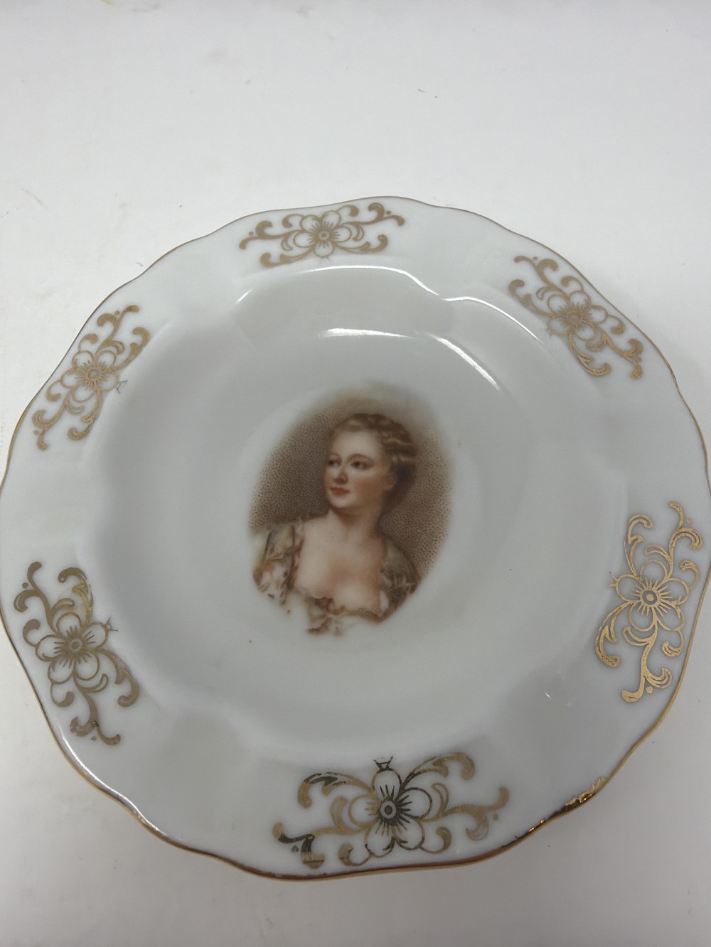 Portrait Lady Ashtray