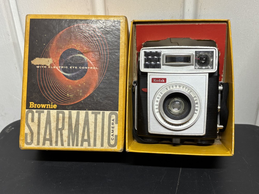 Vintage 1959 Kodak Brownie Starmatic 127 Film Camera with Original Box