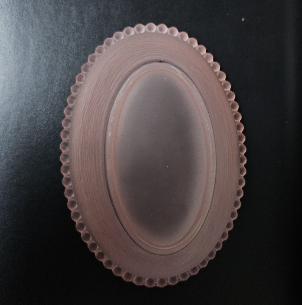 Satin Pink Hen on Nest dish