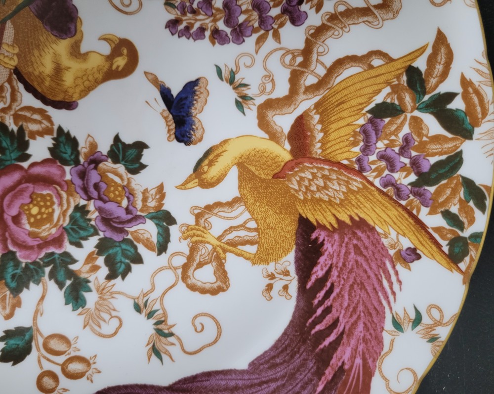 VTG 1987 Royal Crown Derby Olde Avesbury dinner plate