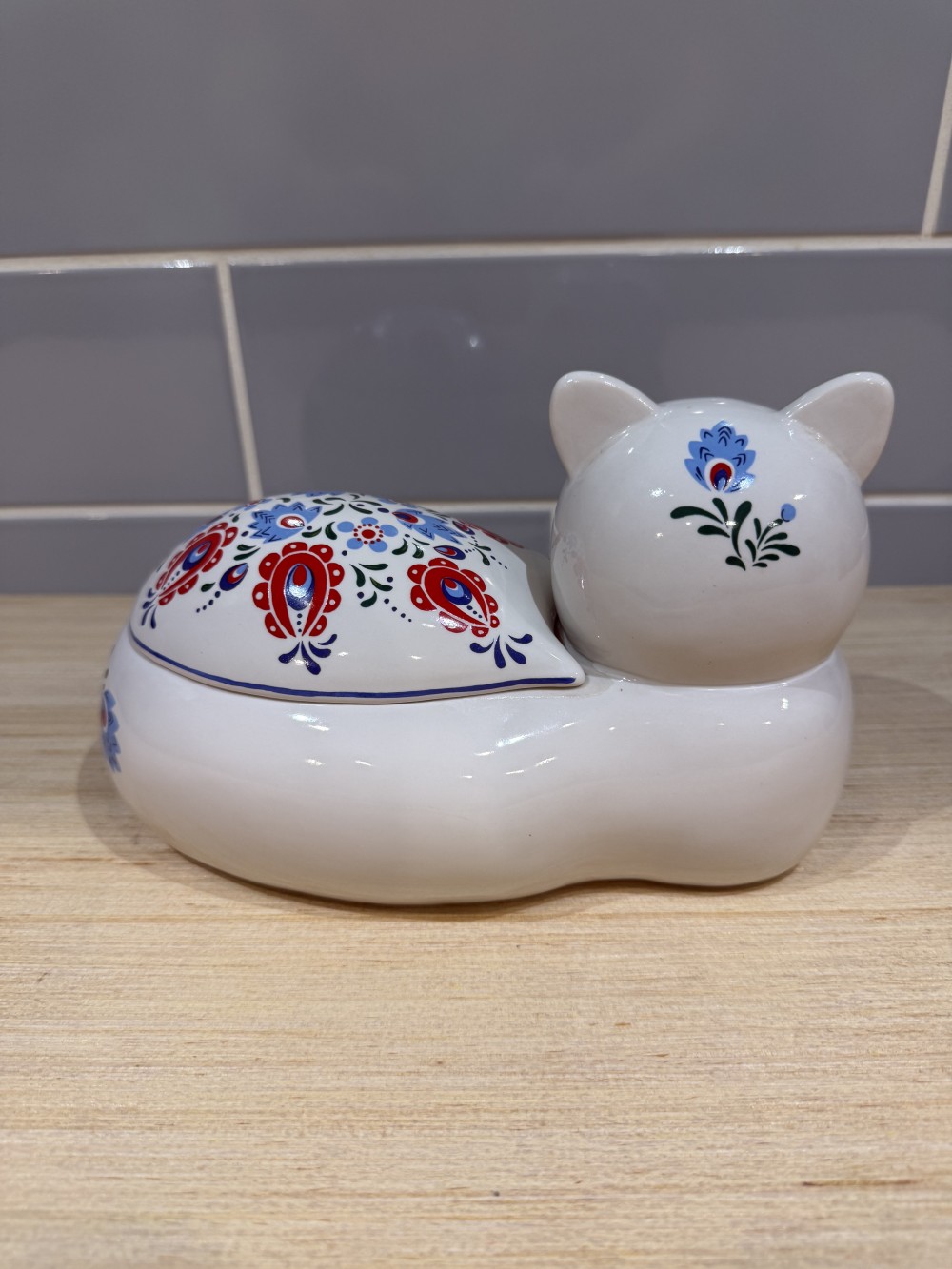 Vtg. Elizabeth Arden Cat Trinket Box