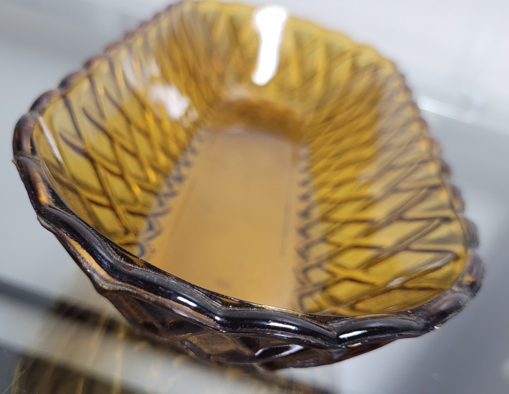 VTG Indiana Glass celery dish in Pretzel