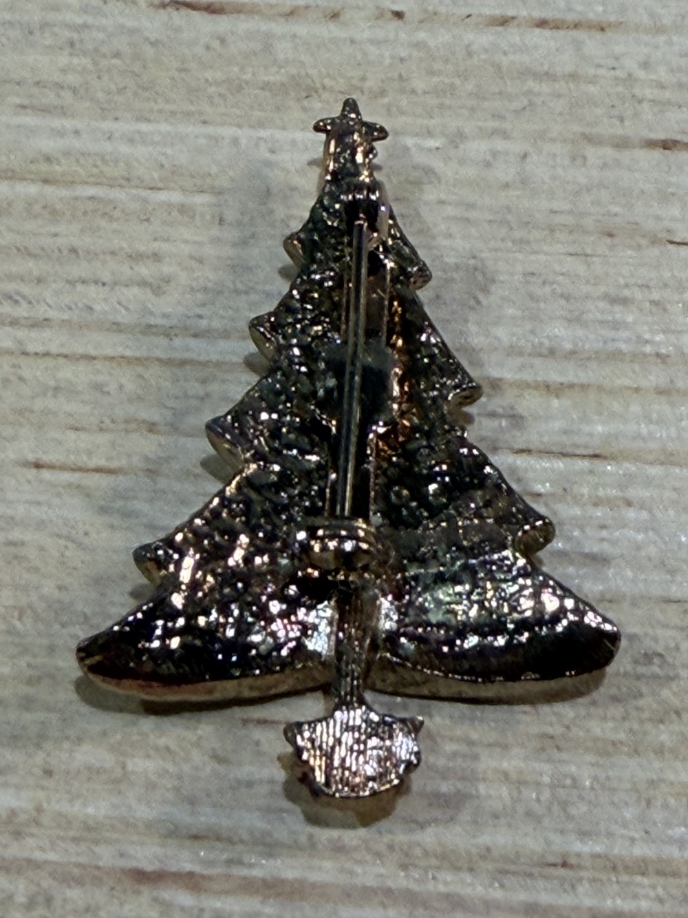 VTG Green Enamel Christmas Tree Brooch with Red Star