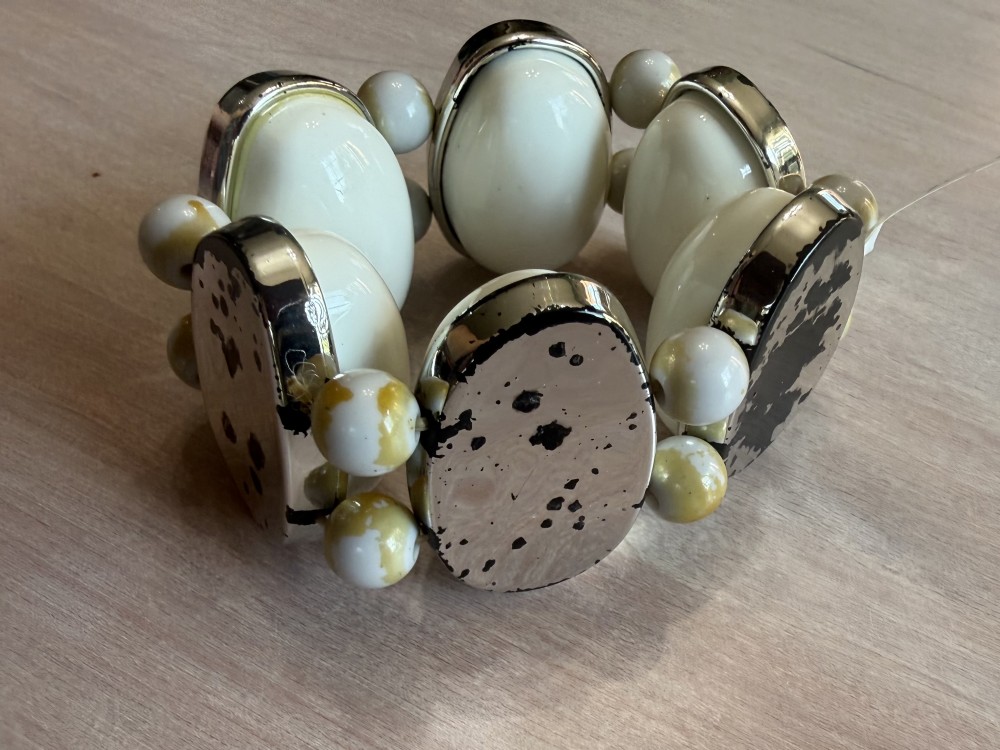 Vintage Chunky Bracelet - Large White Ovals
