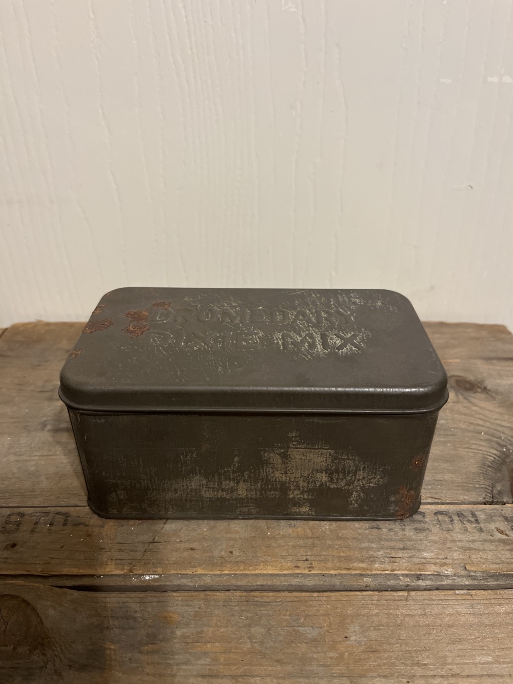 1930s Dixie Mix Fruitcake tin