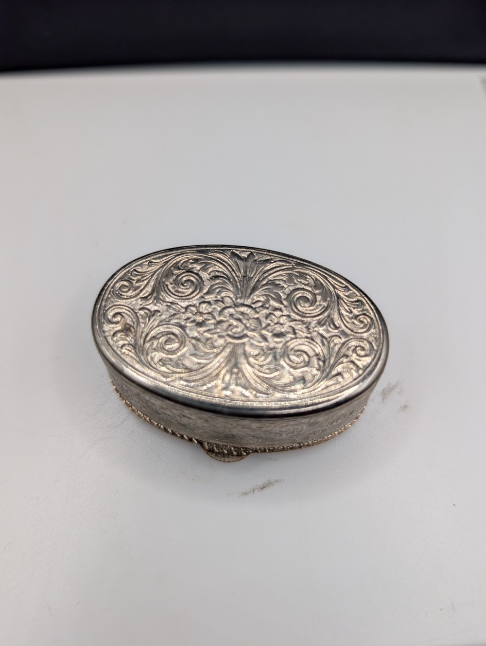 Vtg ceramic/metal pill box