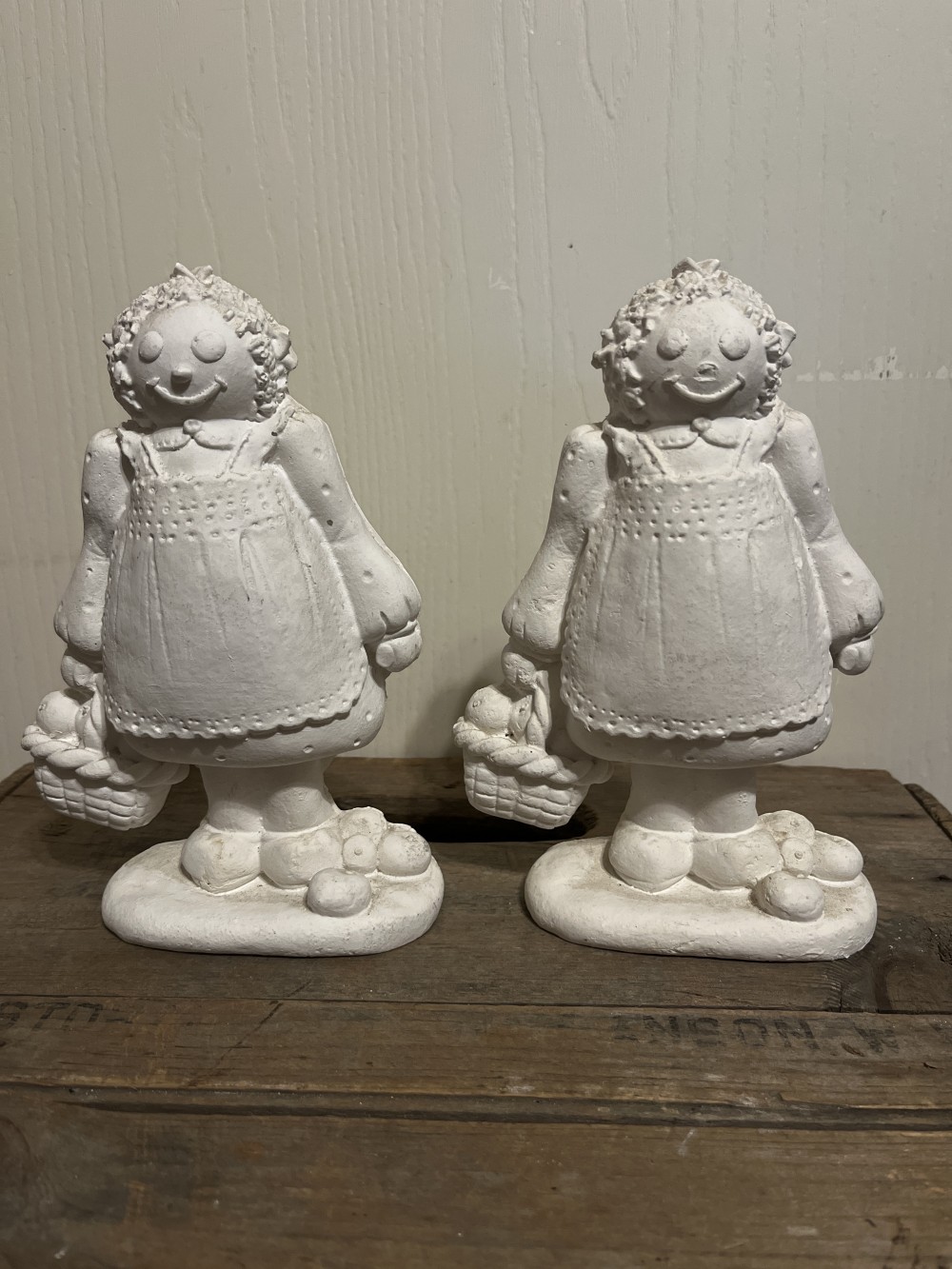 2 Vtg unfinished chalkware bookends