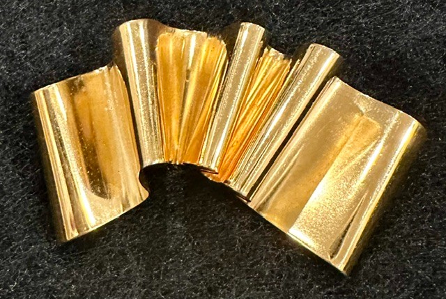 Gold plated artisan crafted ruffled pin / brooch