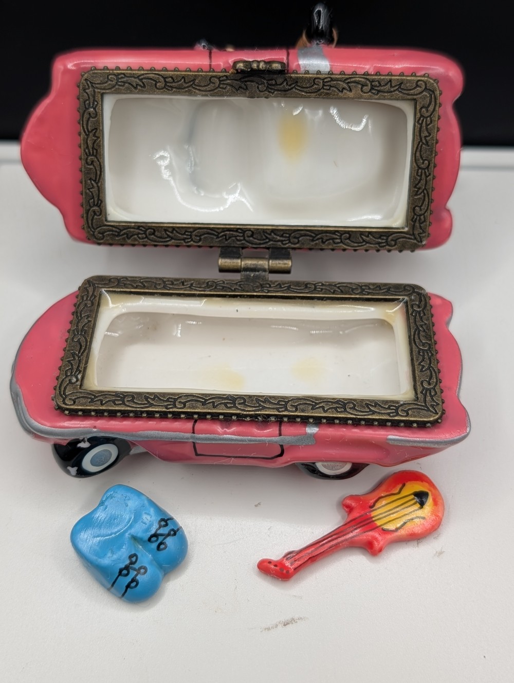 Elvis trinket box w/blue shoes and guitar inside
