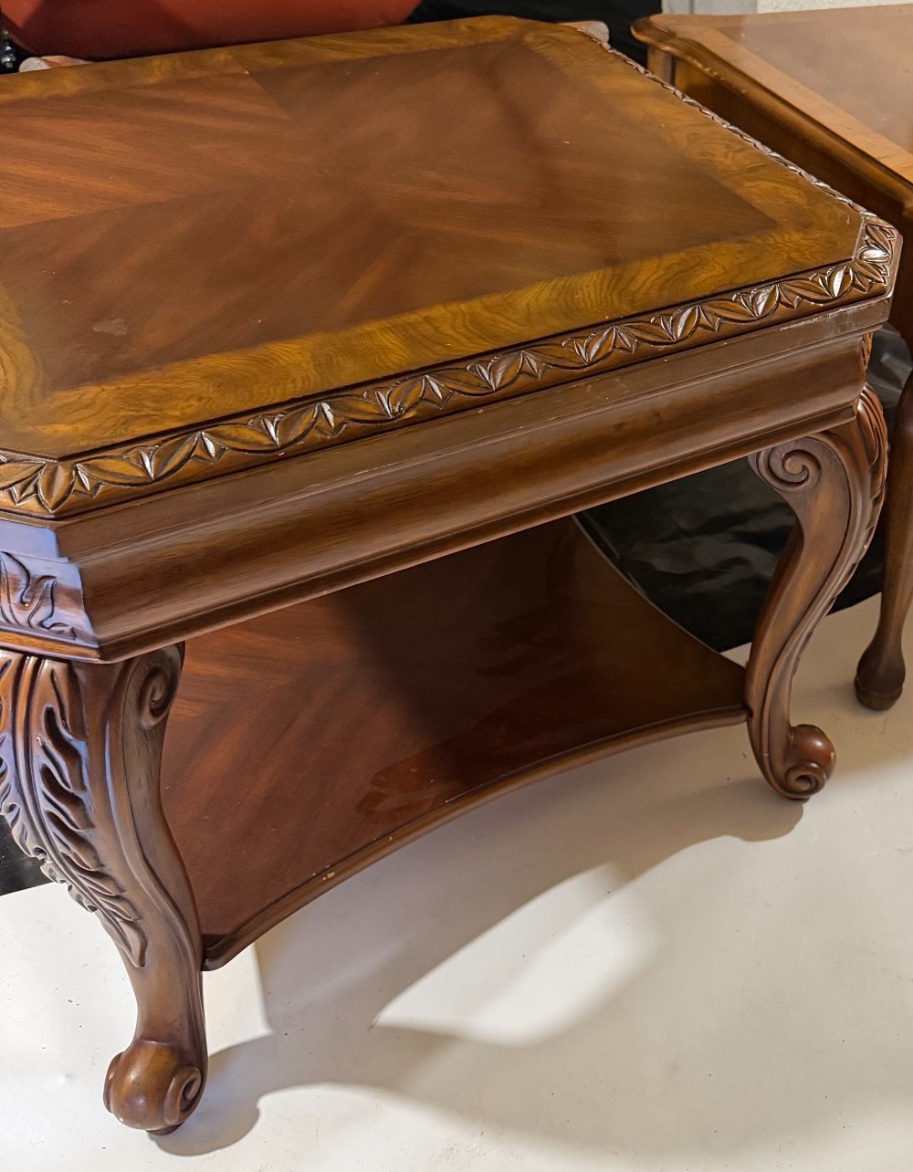 Wood patterned end table decorative edge & legs w/lower shelf & drawer