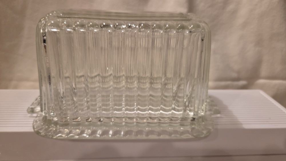 KP-1790  1 lb clear glass butter dish