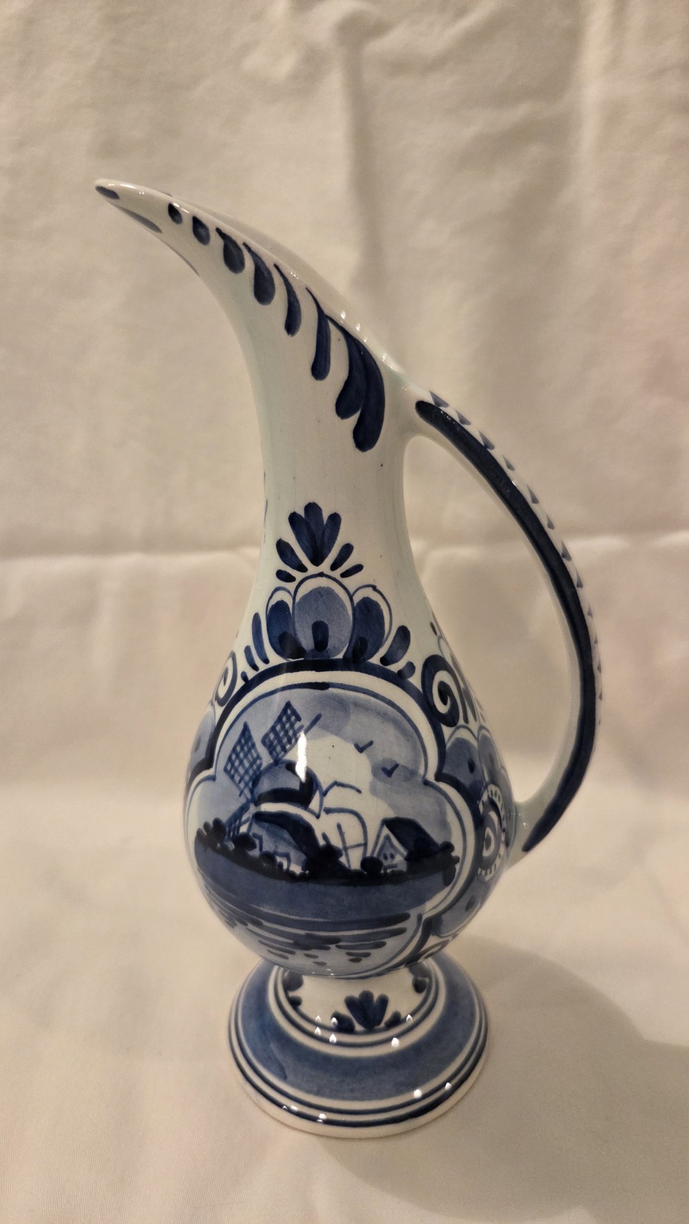 DO-1721 Delft blue ewer/pitcher