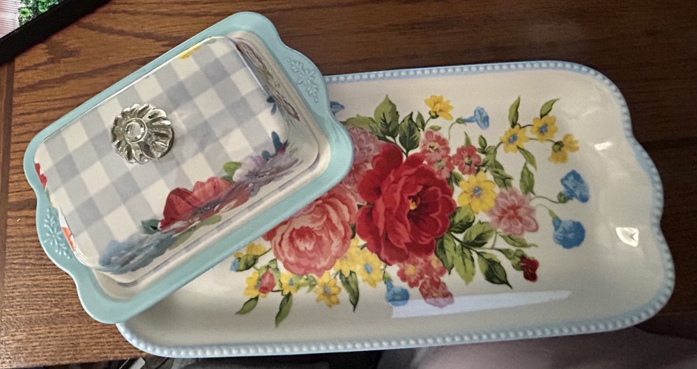 The Pioneer Woman - Sweet Rose pattern Ceramic Butter Dish and Tray - excellent condition (sold as is)