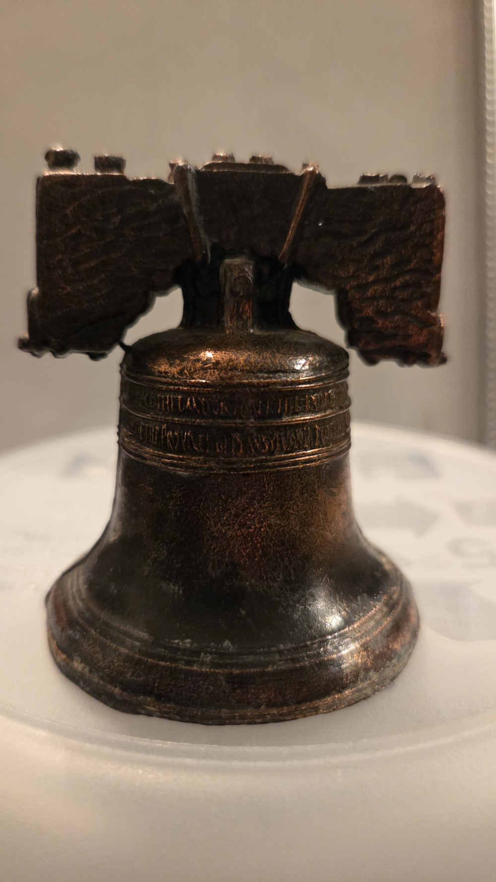 DO-1881 vtg Liberty Bell souvenir