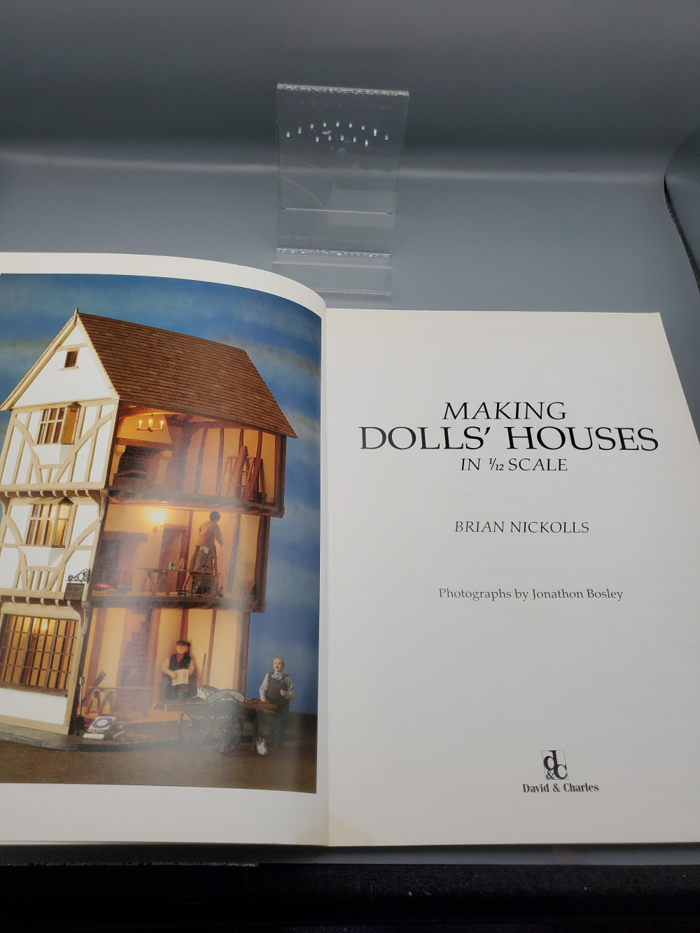 Making Dolls' Houses In 1/12 Scale 1998