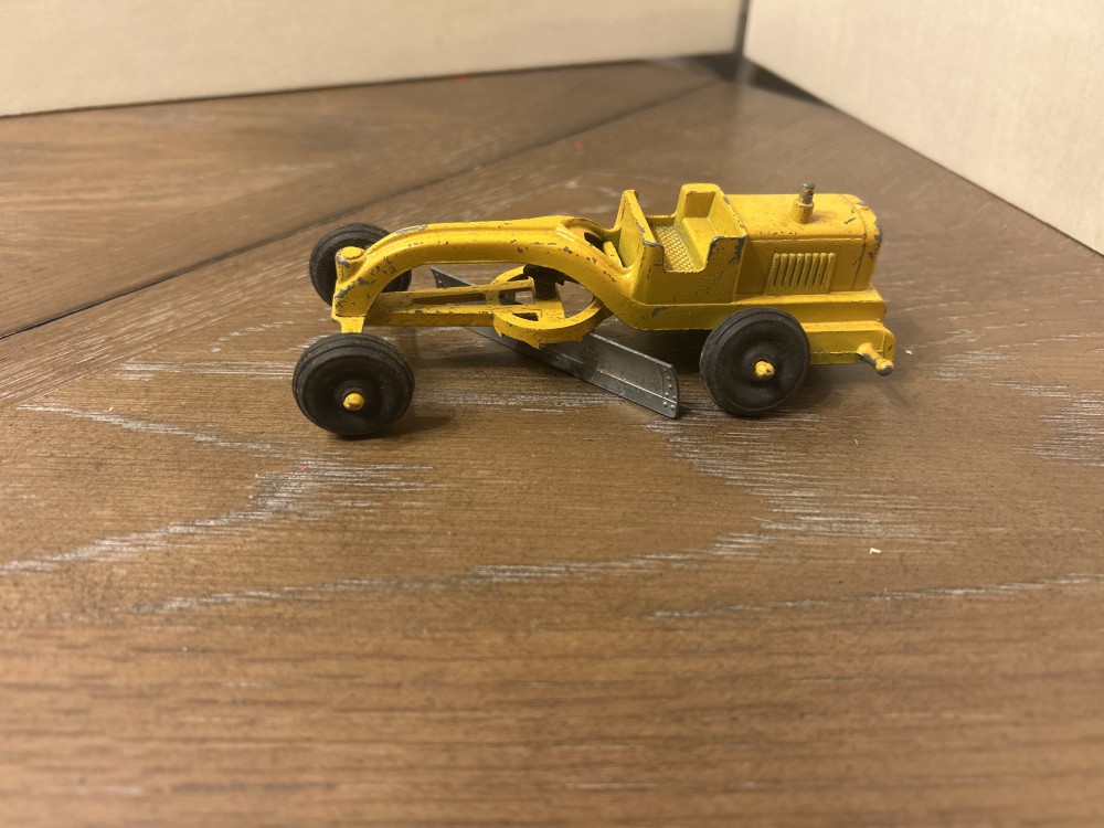 Tootsie Toy Motor Grader missing two tires