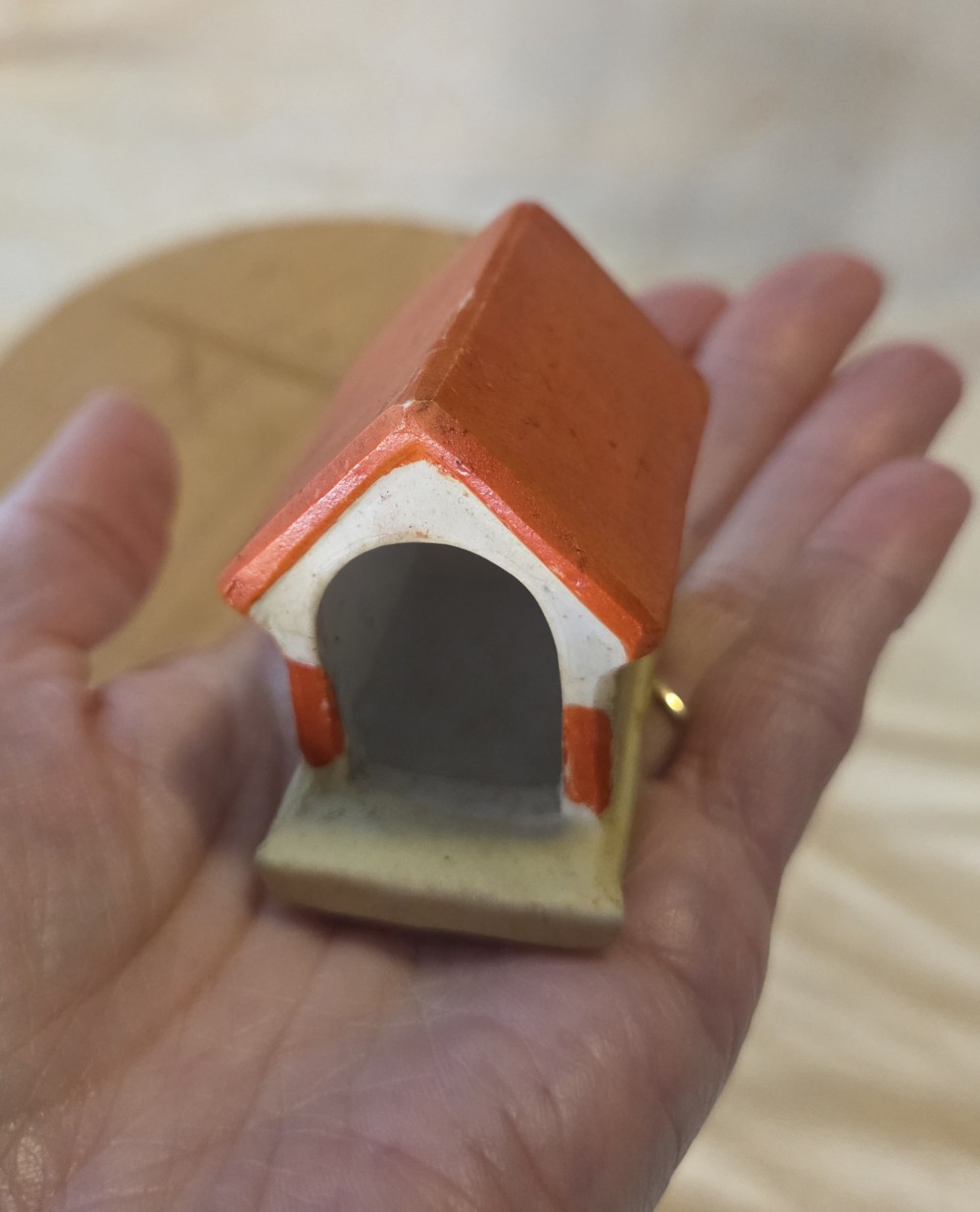 VTG Mini Porcelain Dog House 2