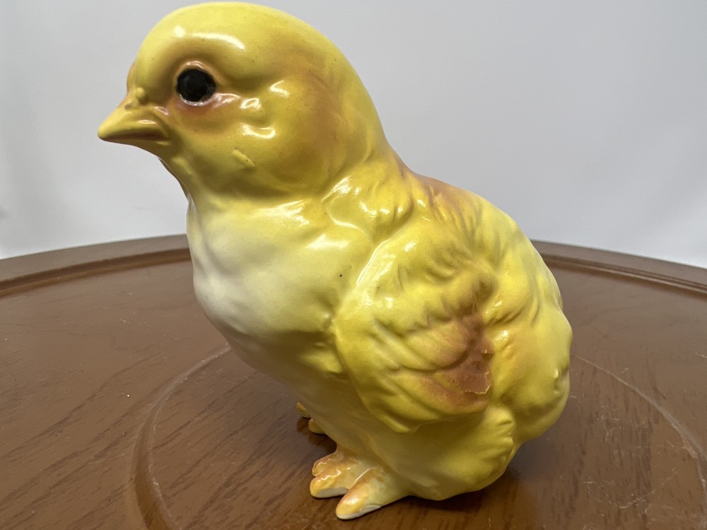 Vtg Ceramic Chick Figurine