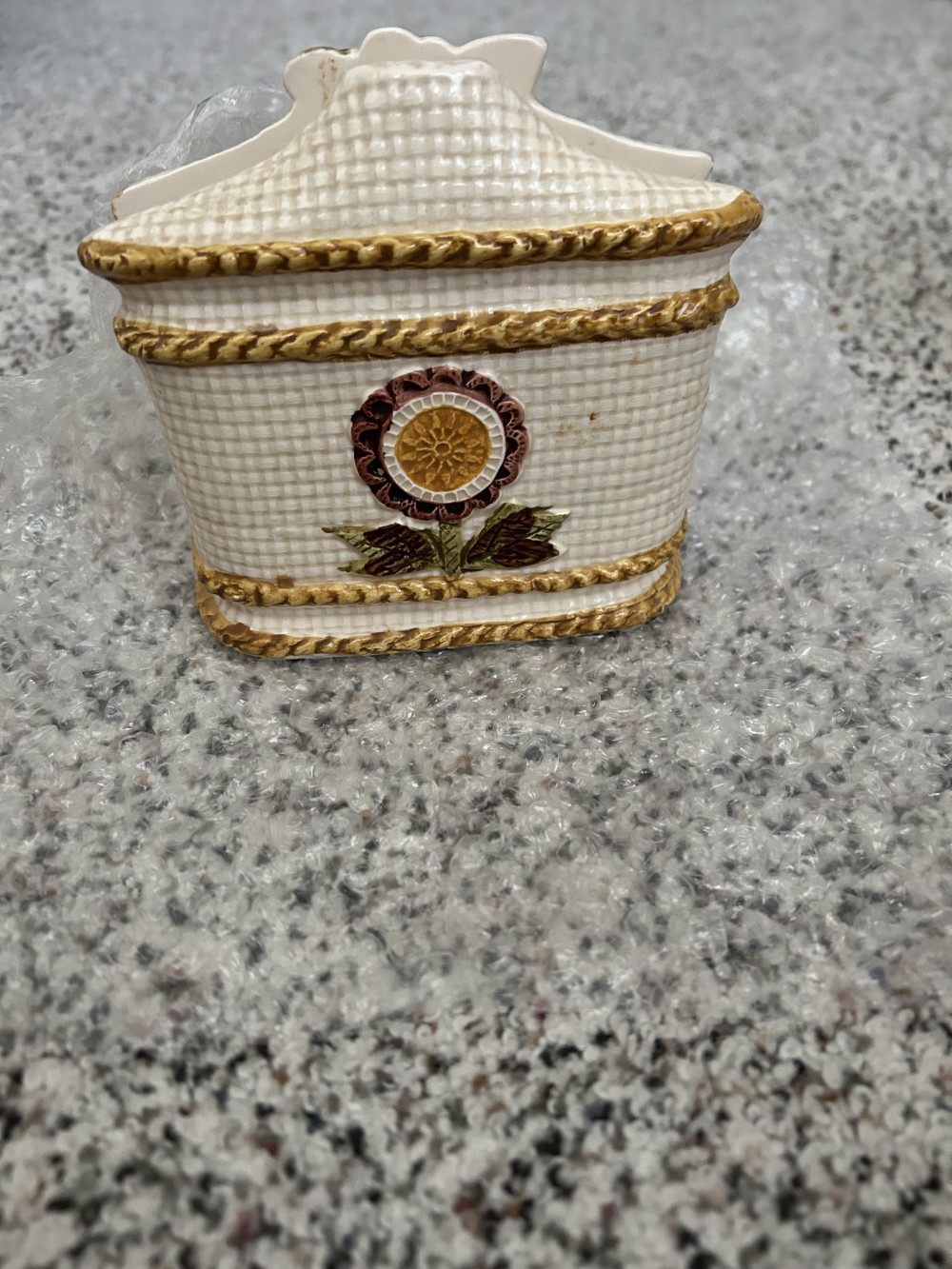 Vintage Retro Sunflower Napkin Holder - great condition as is