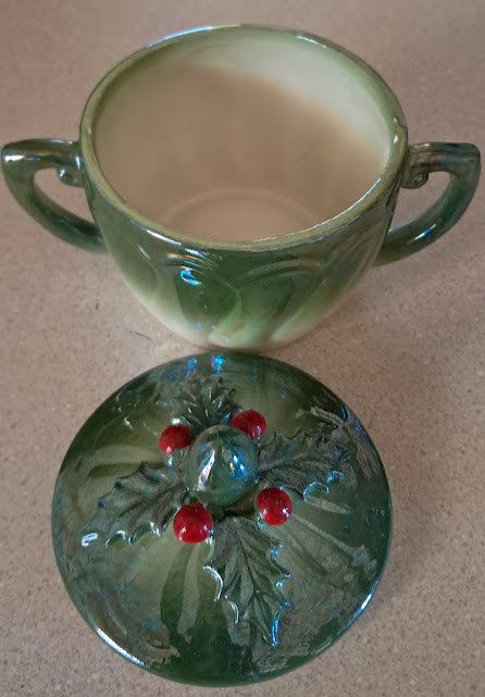 Holly & Berry Holiday Sugar & Creamer Set