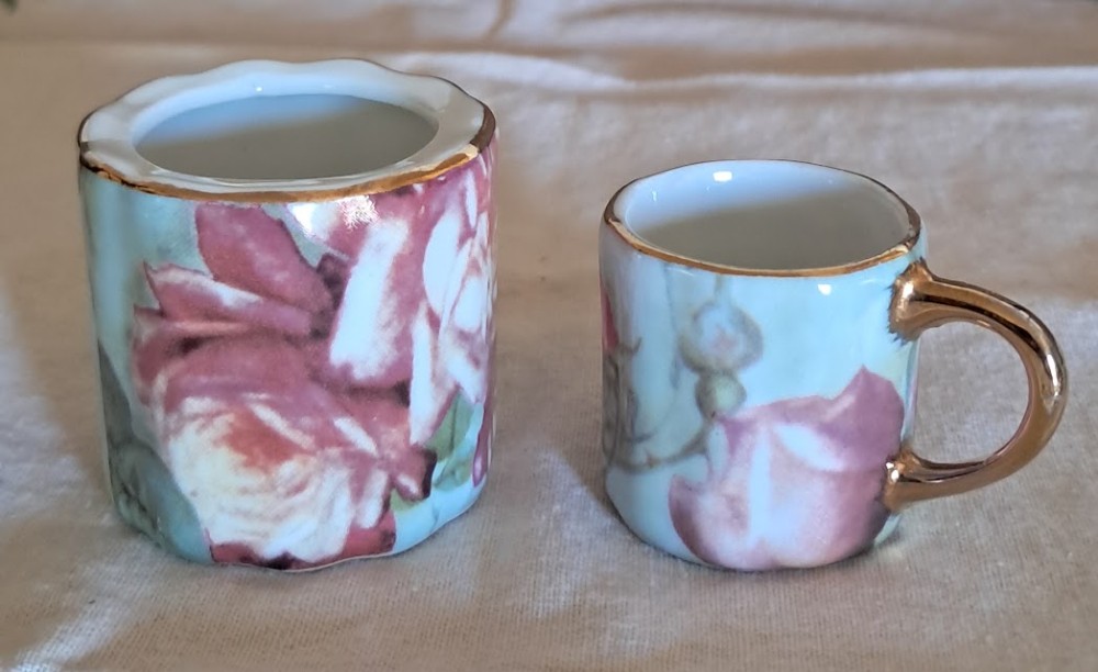 Victoria Rose Miniature Tea Set (Chipped edge-teapot)