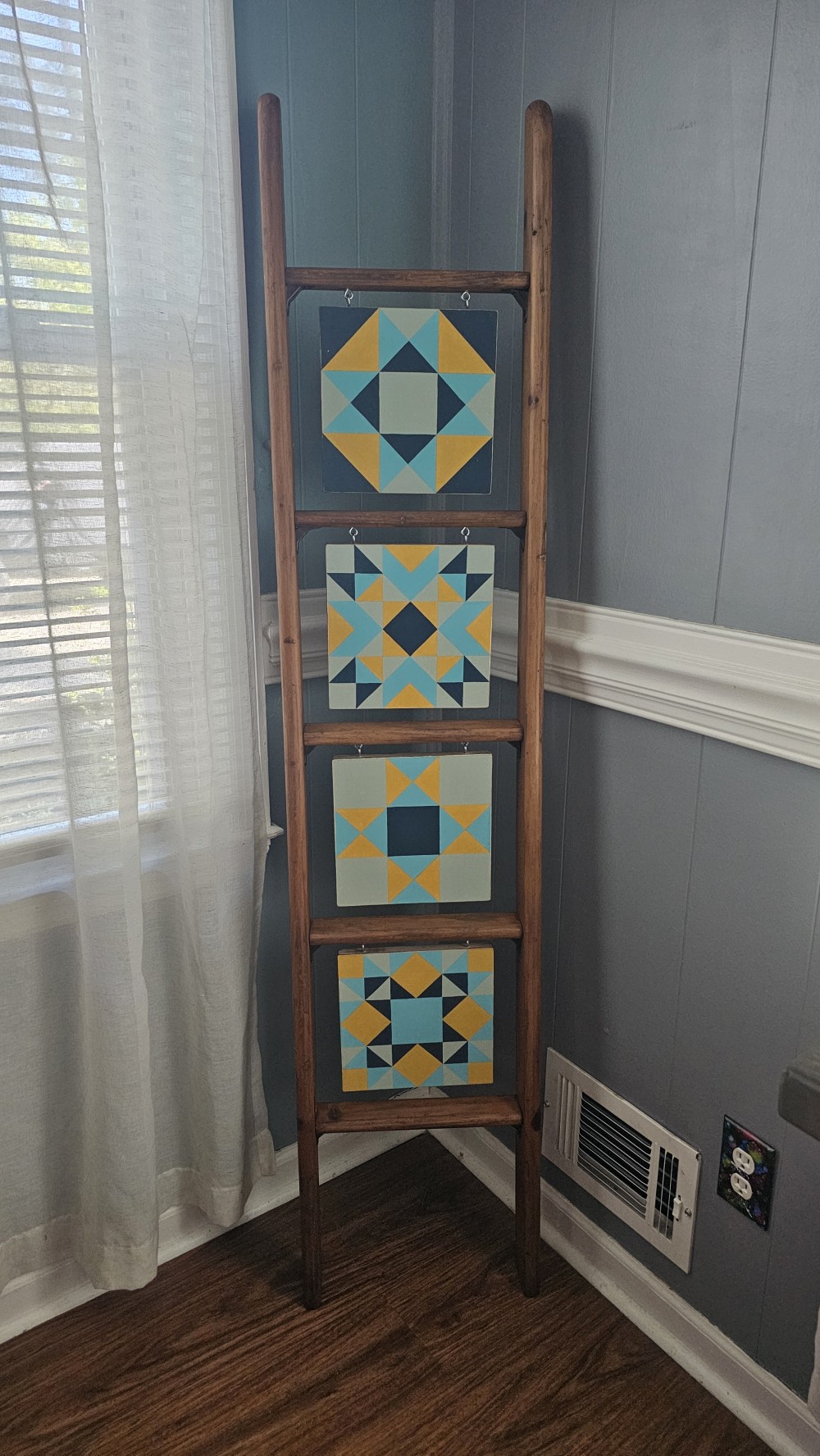 Ladder w/4 barn quilt paintings