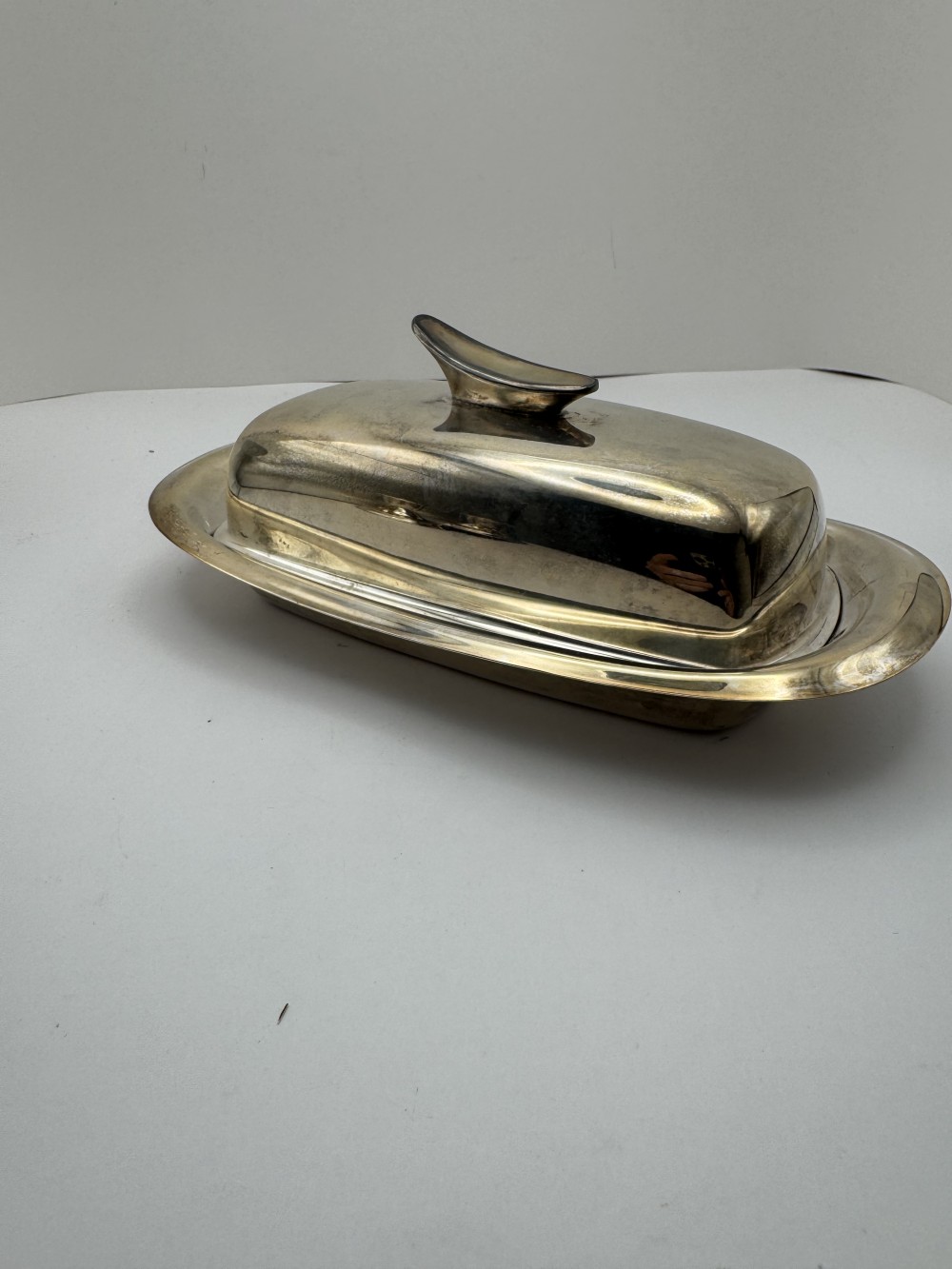 SILVERPLATE BUTTER DISH WITH LID