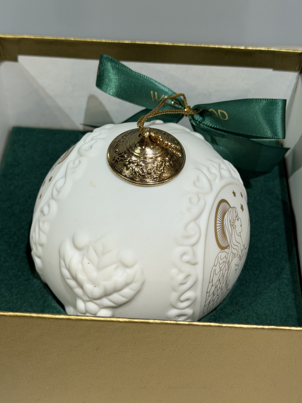 VTG Wedgwood 2000 Christmas Angel Ball White & Gold Ornament Wedgewood in box