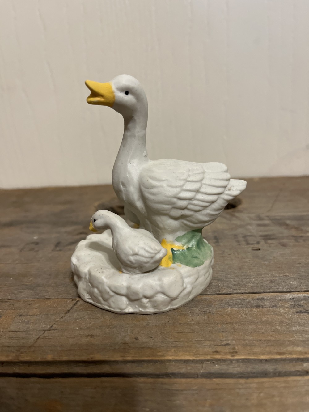 Vtg bisque duck figurine