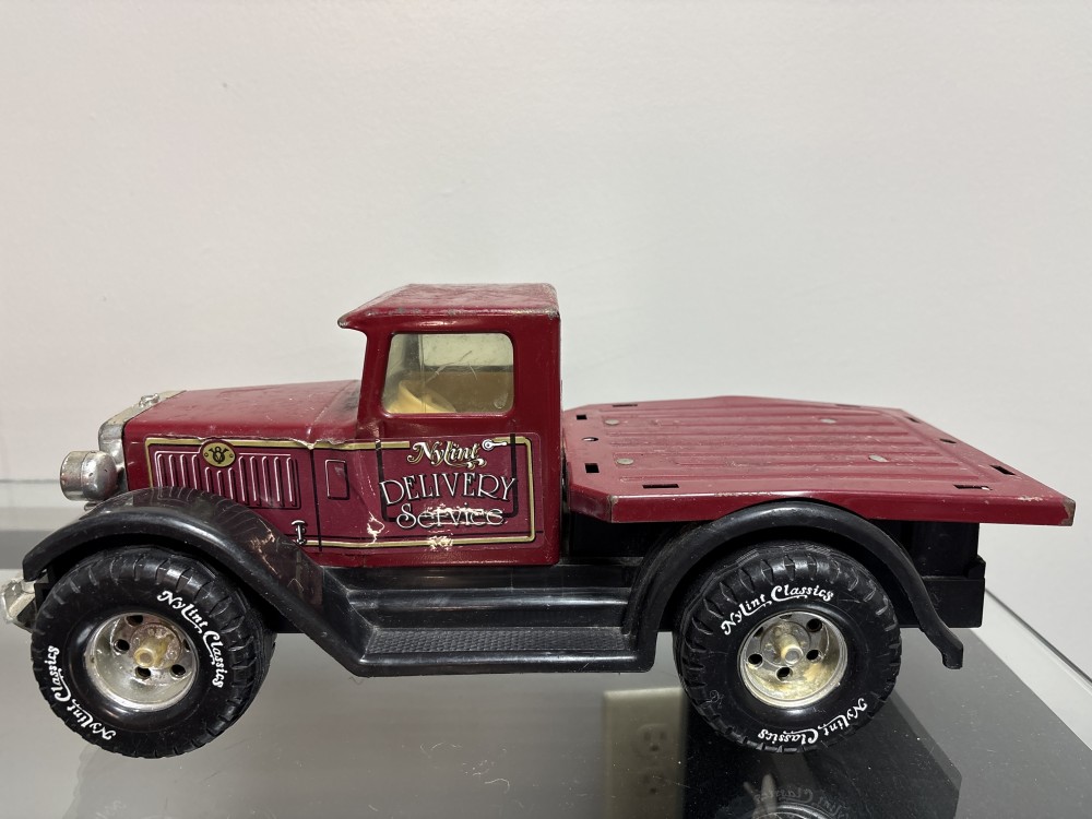 Nylint Delivery Service Truck Red some damage As-is