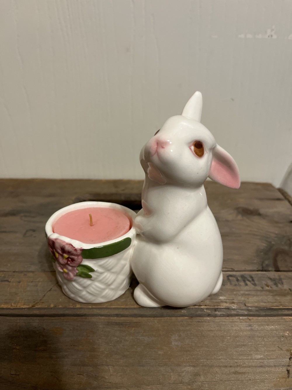 Vtg Avon/Weiss bunny votive holder