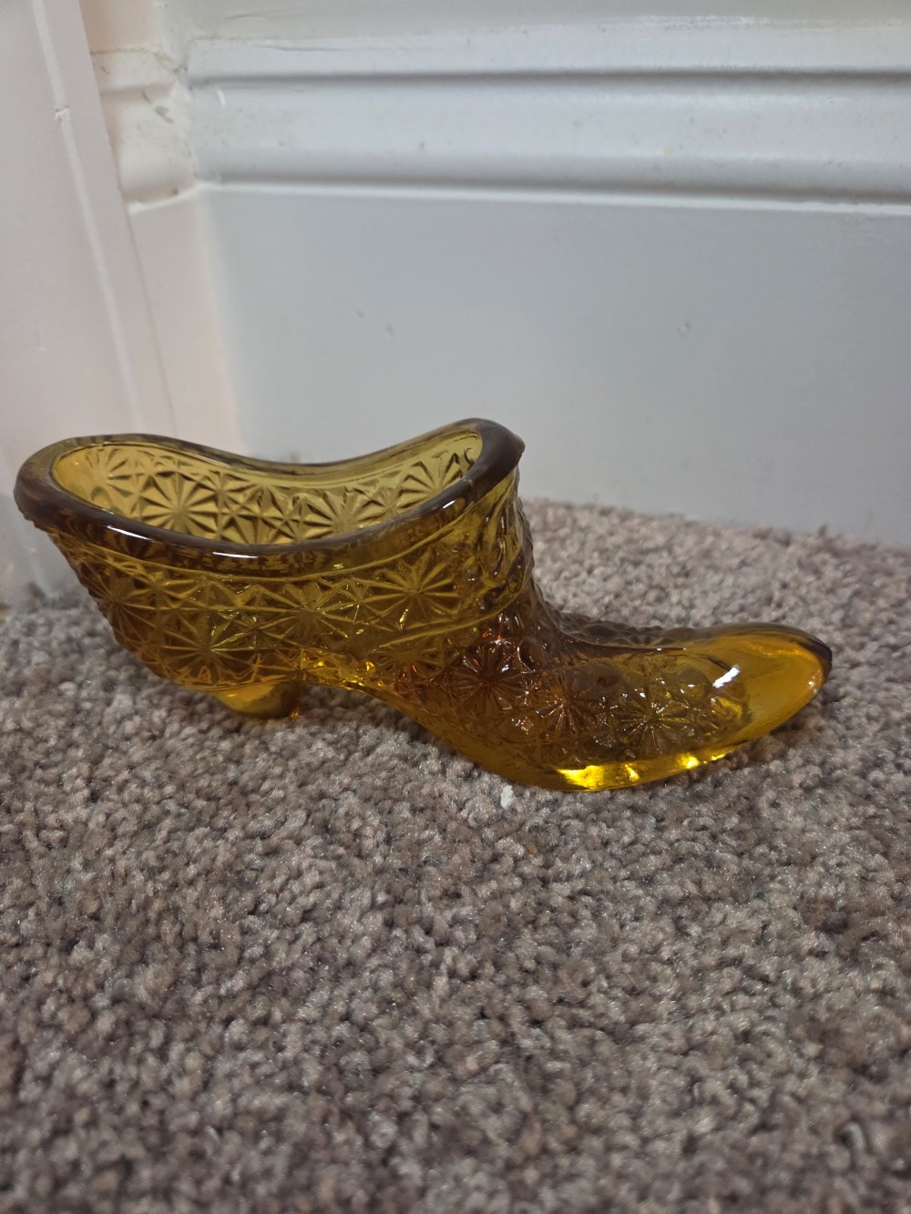 VTG LE Smith Amber Glass Slipper
