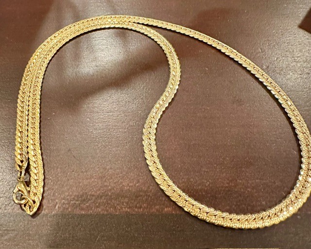 Heavy Vint gold tone herringbone chain necklace