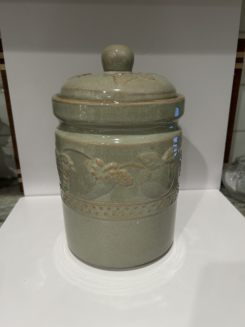 Stoneware - vintage cookie car/canister