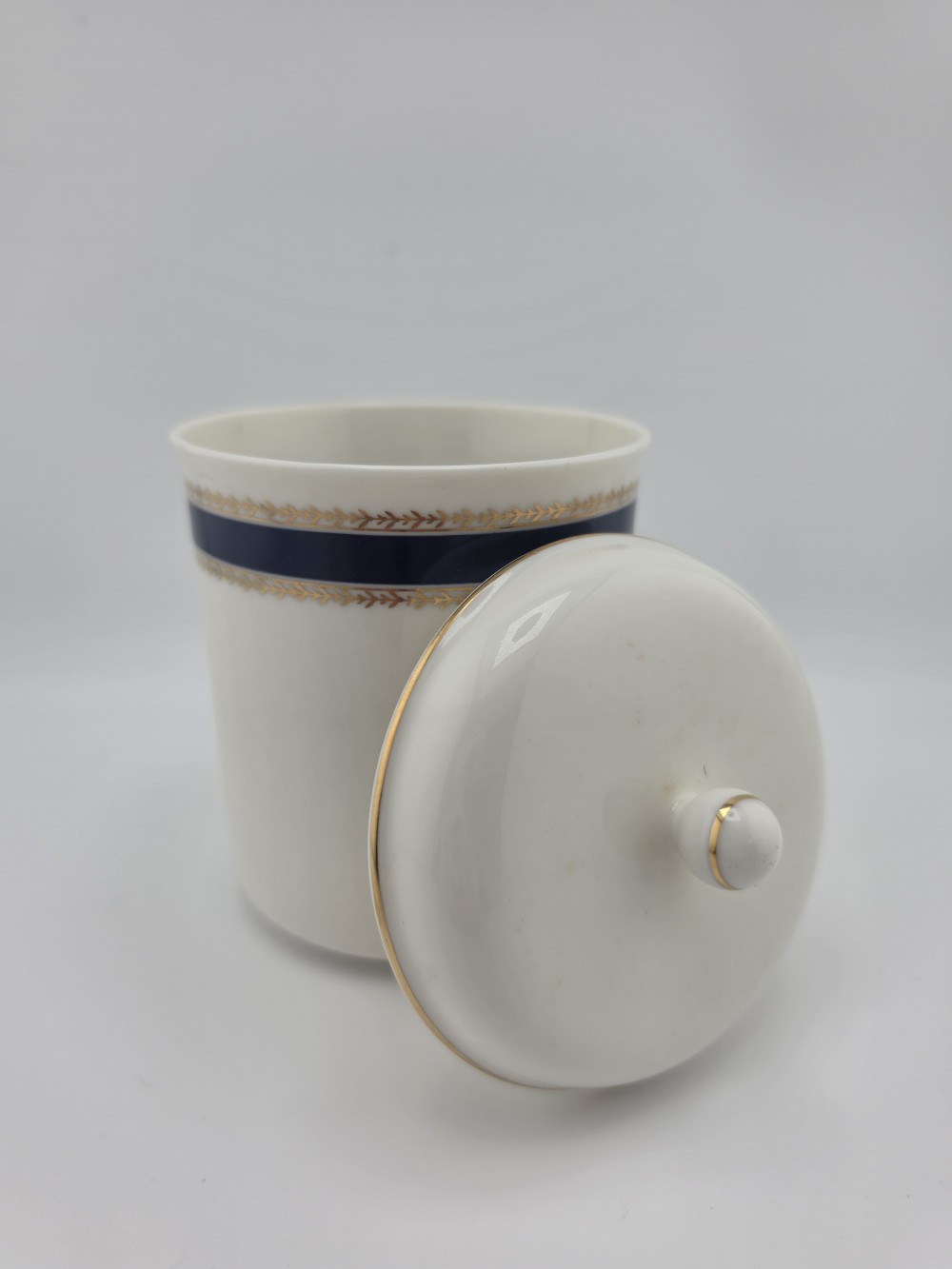 VTG 1980s Bill Blass Lidded Vanity Jar Navy Gold Laurel