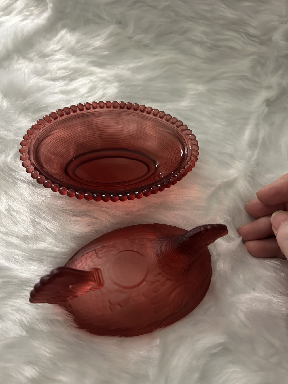 Hen on Nest - Cranberry /Red Glass - Small