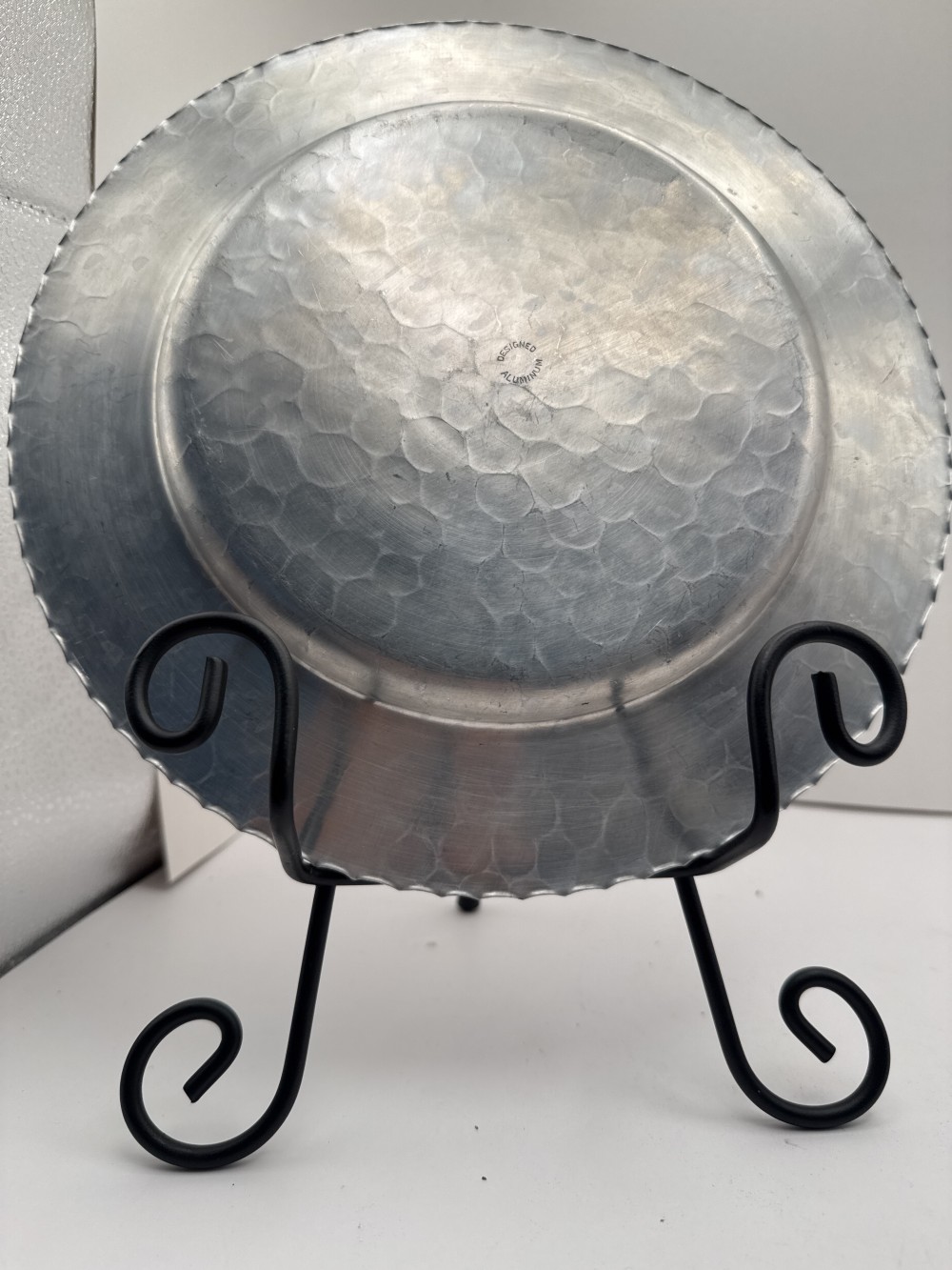 HAMMERED ALUMINUM PLATE. EMBOSSED