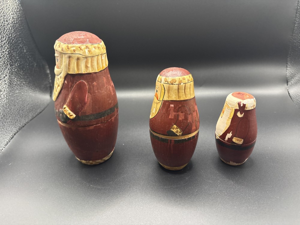 Nesting Santa Set of 3 Vintage
