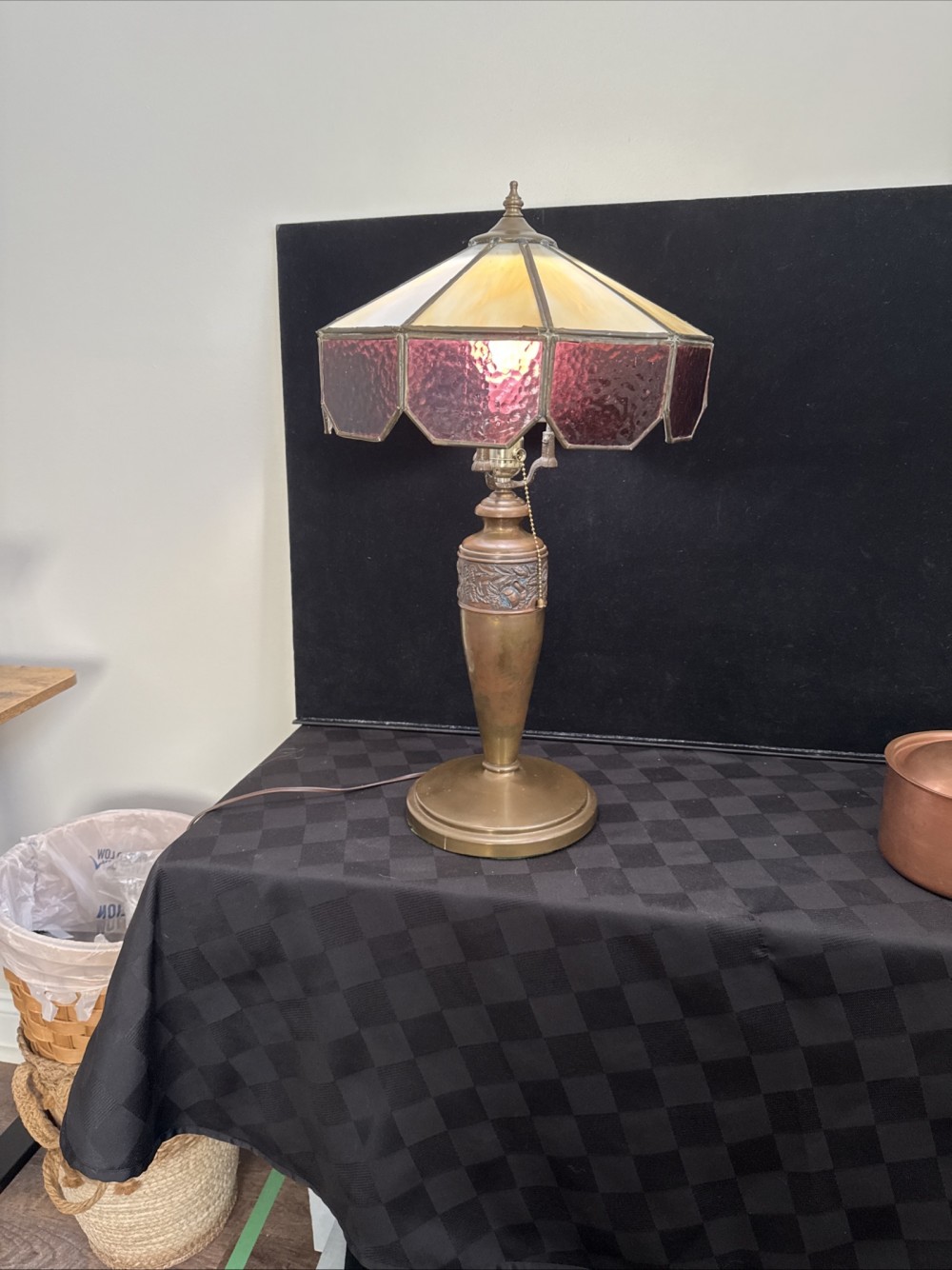 CRAFTSMAN STYLE LAMP, SLAG GLASS PURPLE CFREME