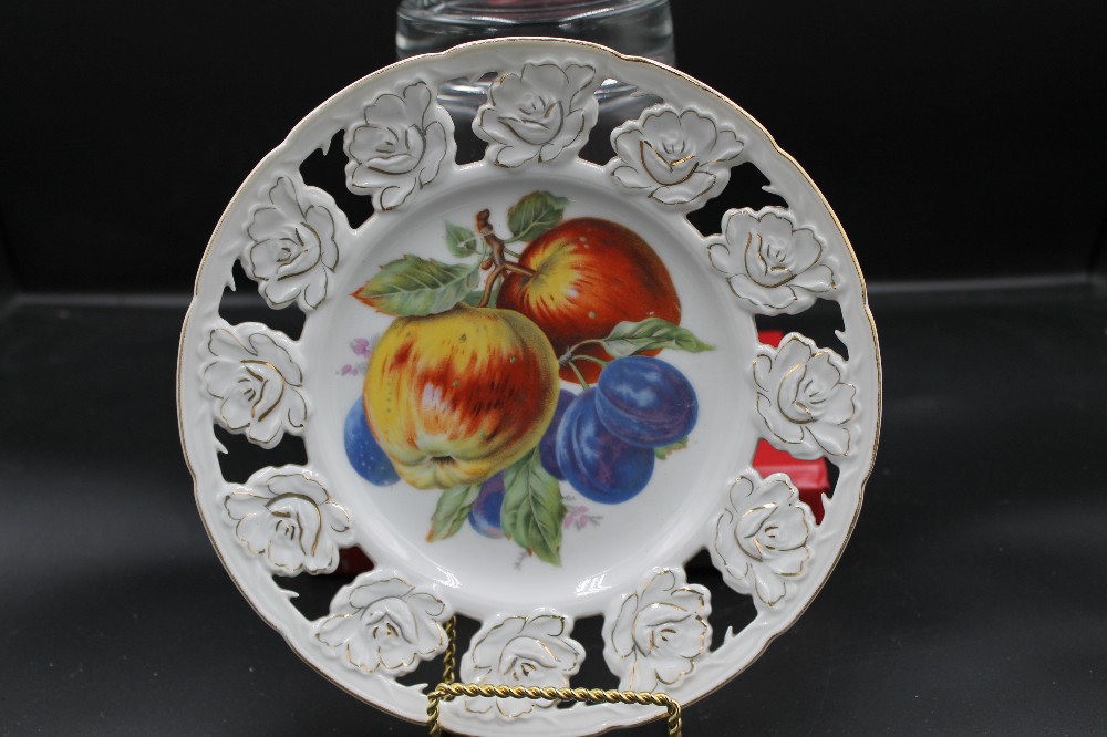 s/2 vtg reticulated fruit display plates